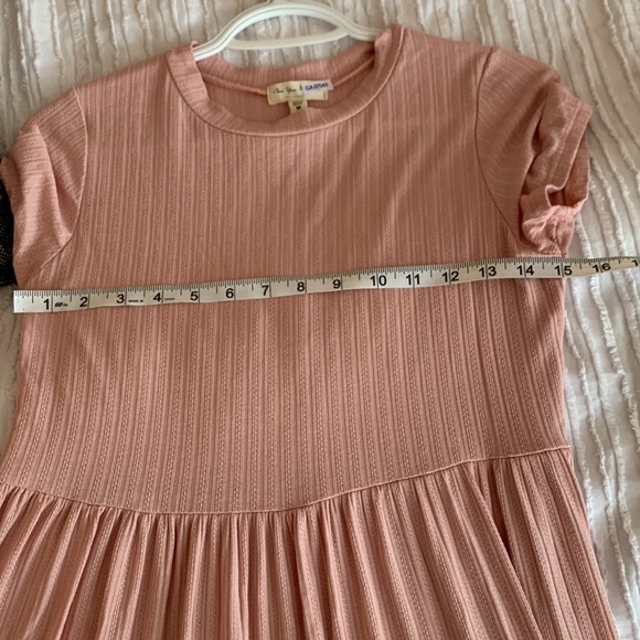 Dress - Picture 3 of 4